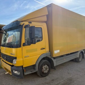 MB ATEGO 822 CAJA CERRADA + PLATAFORMA