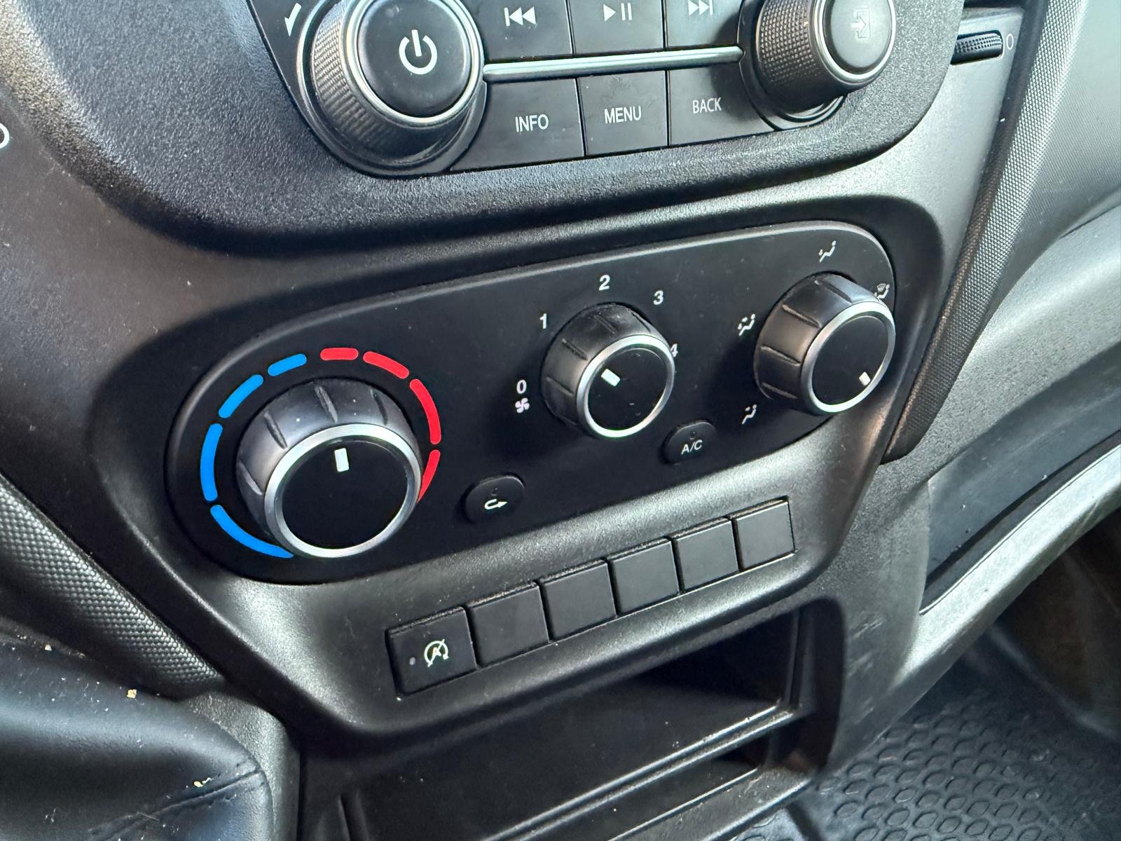 IVECO DAILY 35C16 CAJA CERRADA + PLATAFORMA - Imagen 8