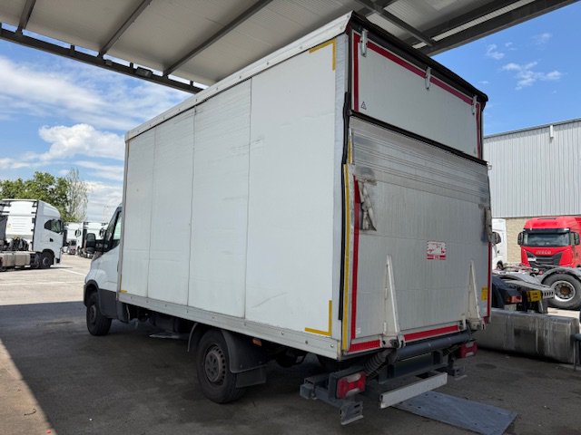 IVECO DAILY 35S16 CAJA CERRADA + PLATAFORMA - Imagen 5