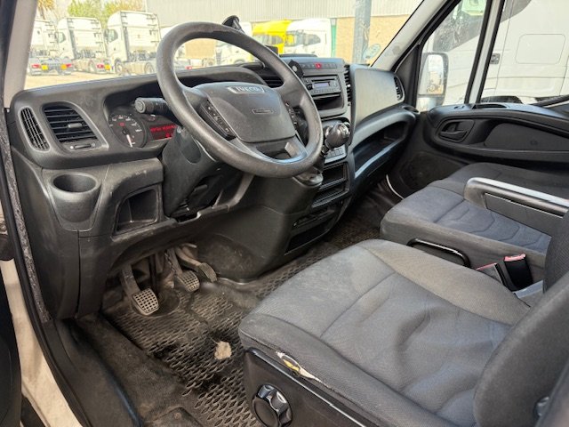 IVECO DAILY 35S16 CAJA CERRADA + PLATAFORMA - Imagen 7