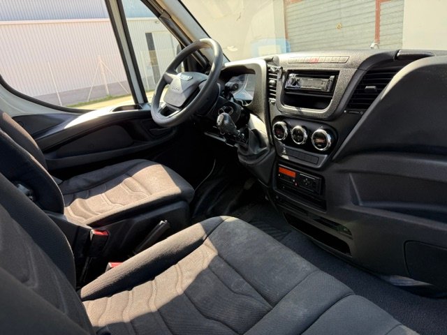 IVECO DAILY 70C17 CAJA CERRADA + PLATAFORMA - Imagen 6