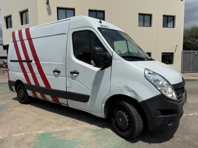 RENAULT MASTER EQUIPADA MOBILIARIO TALLER CON RAMPA POSTERIOR - Imagen 4